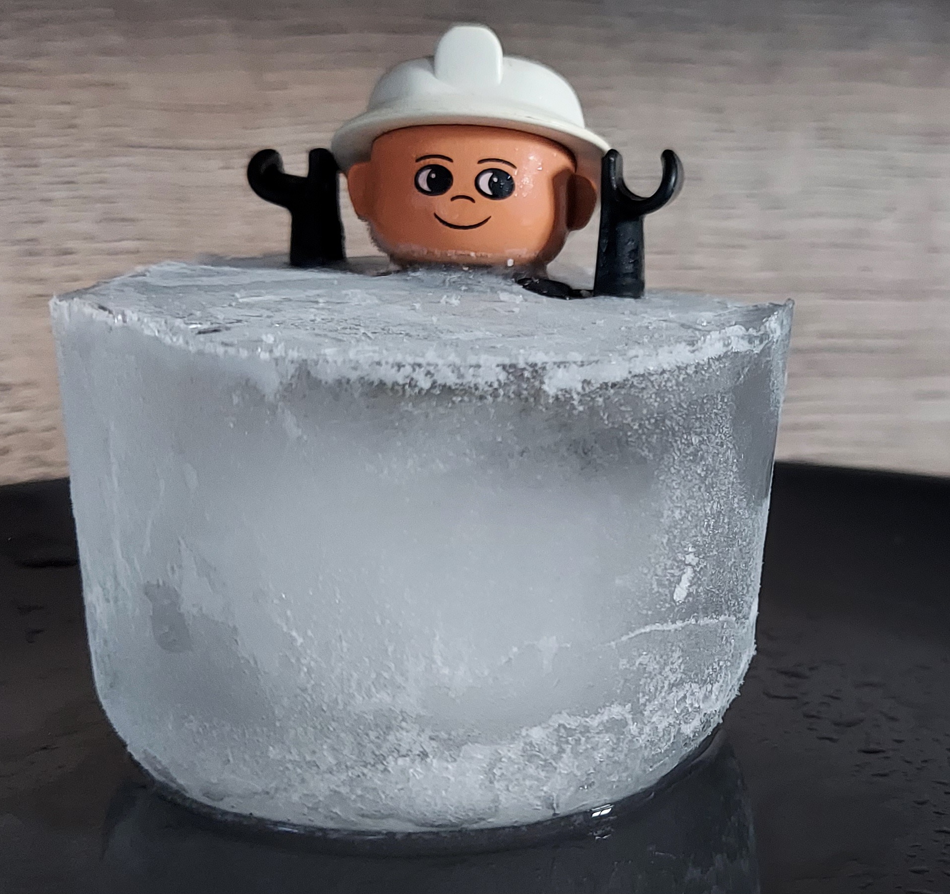 Experiment Wasser wird zu Eis